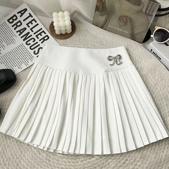 HOUZHOU אלגנטי סיכות קפלים החצאית נשים 2023 Autunm קוריאני אופנה לבנה גבוהה המותניים קו חצאית מיני כסף ישן סגנון מזדמנים