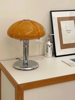 הבאוהאוס מנורת שולחן לחדר השינה אווירה המנורה שליד המיטה עיצוב הבית בראון זכוכית שולחן אור מודרני בסלון תאורה מנורות קריאה